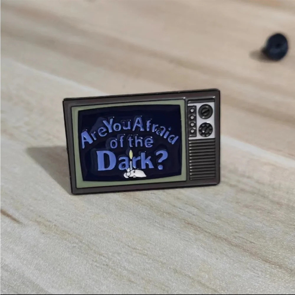 1pc Cute TV Are You Afraid Of The Dark Pin Enamel Fun Accessory for Jackets, Bag